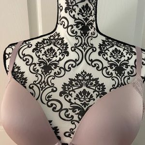 Victoria’s Secret lavender bra, 36DD